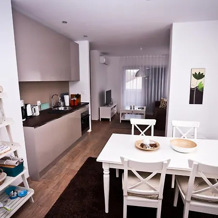 Apartment I&i *